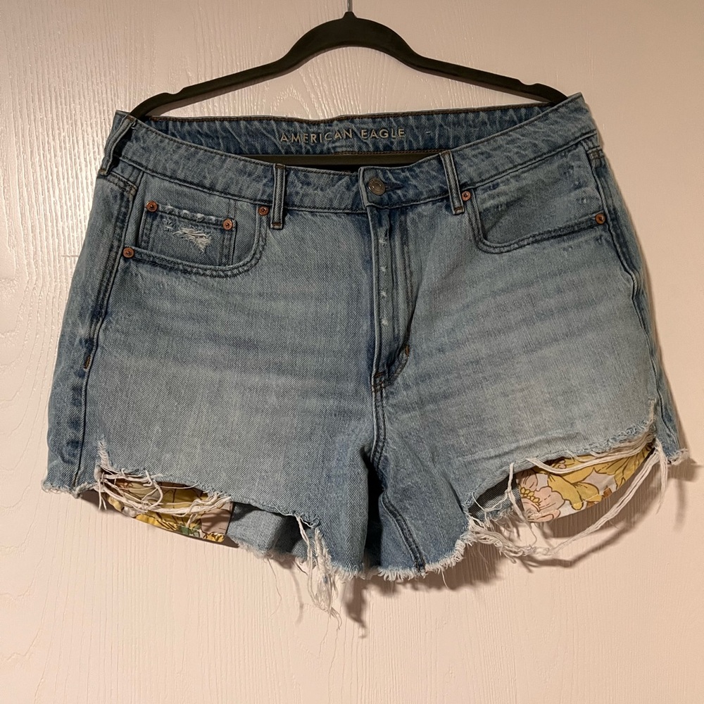 Women’s American eagle shorts 10